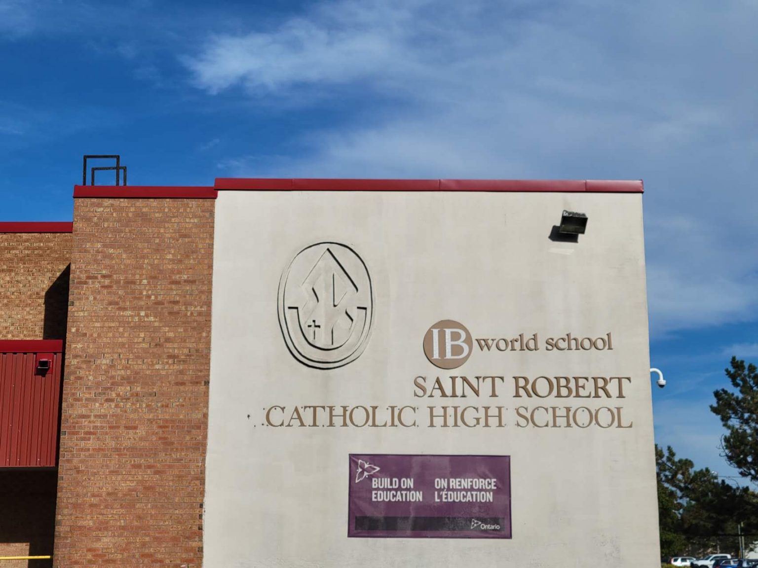 万锦市著名天主教公立高中：St. Robert Catholic High School（组图） 加拿大留学和移民有限公司